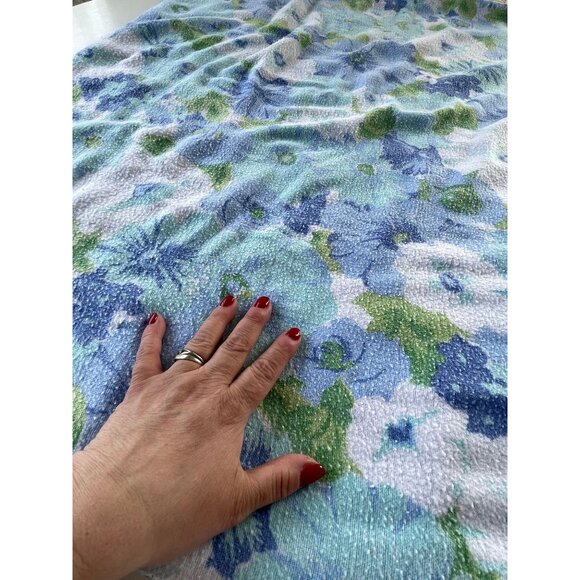 Vintage 1970s fleece blanket, blue white floral, flower power, full size bed - Picture 5 of 10